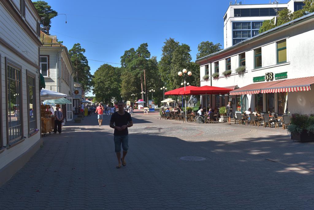 Djuna Majori *