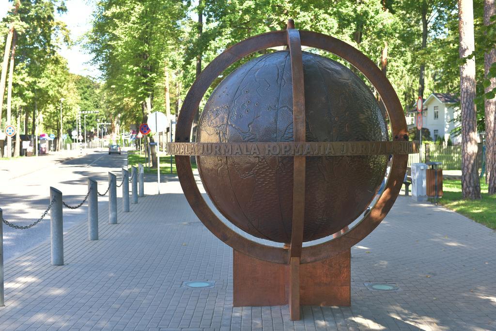 Djuna Majori *